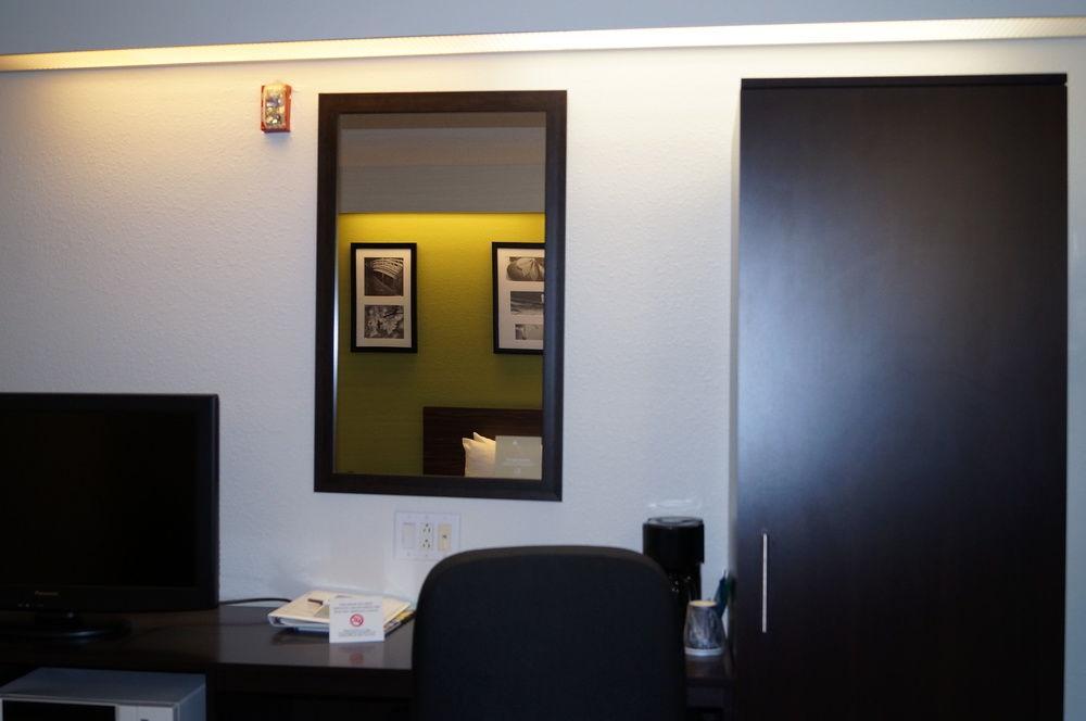 Sleep Inn At Greenville Convention Center Экстерьер фото